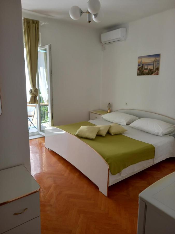 Bed and Breakfast Sobe Sotic à Rab Town Extérieur photo